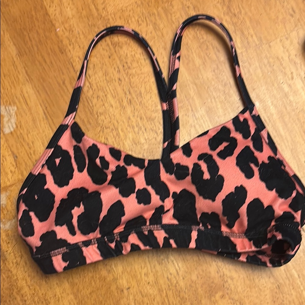 FLEO - Leopard Print Sports Bra